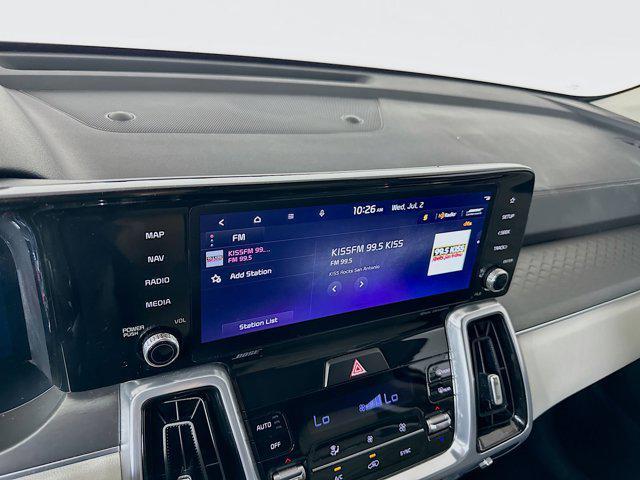 Photo of 2023 Glacial White Pearl Kia Sorento