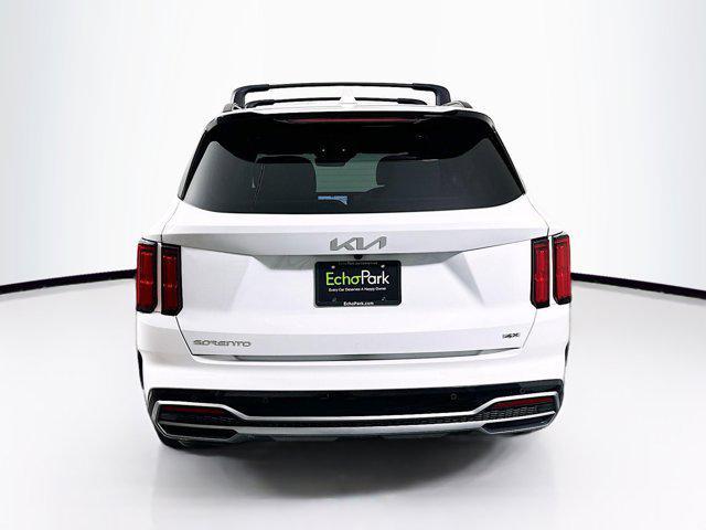 Photo of 2023 Glacial White Pearl Kia Sorento
