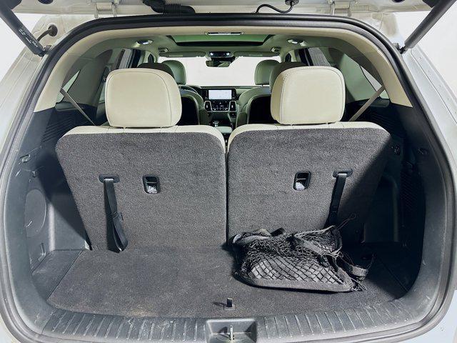 Photo of 2023 Glacial White Pearl Kia Sorento