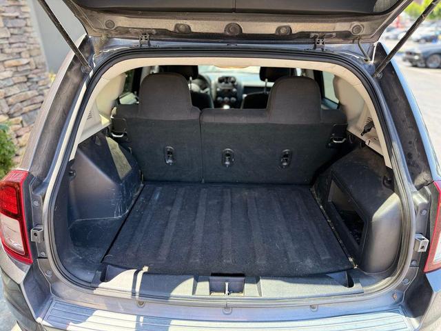 Photo of 2016 Granite Crystal Metallic Clearcoat Jeep Compass