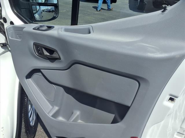 Photo of 2018 White Ford Transit-250