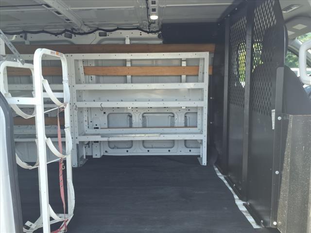 Photo of 2018 White Ford Transit-250