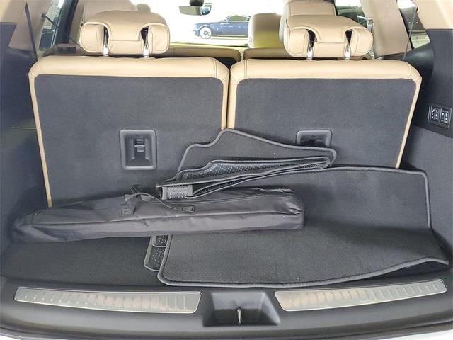 Photo of 2025 Crystal White Tricoat Cadillac XT6