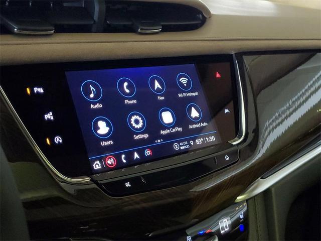 Photo of 2025 Crystal White Tricoat Cadillac XT6