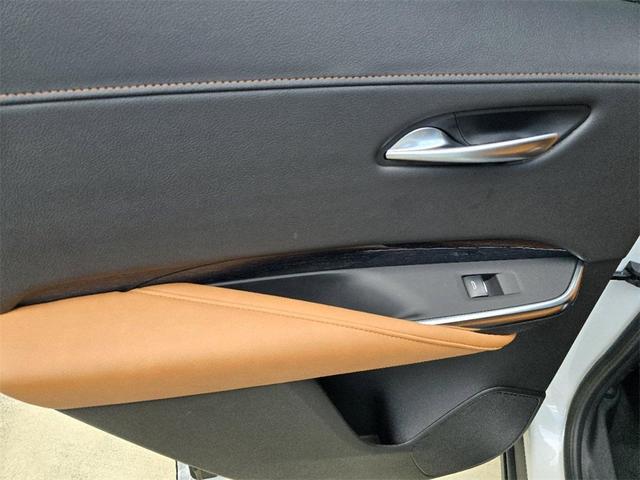 Photo of 2024 Crystal White Tricoat Cadillac XT4