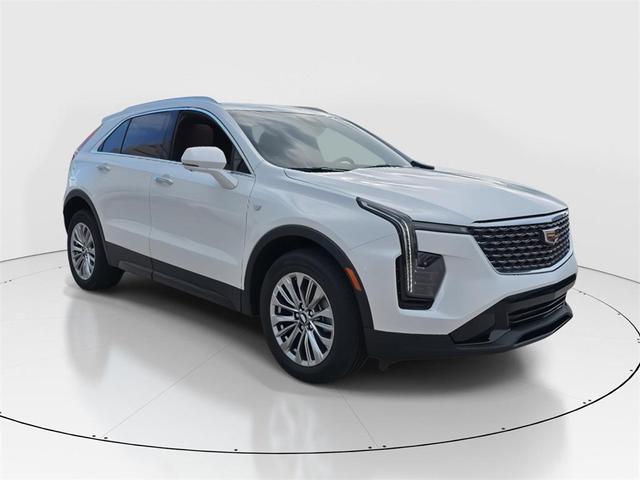 Photo of 2024 Crystal White Tricoat Cadillac XT4