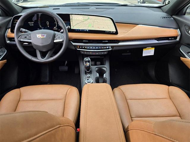 Photo of 2024 Crystal White Tricoat Cadillac XT4