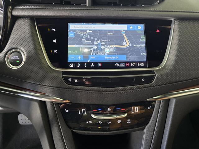 Photo of 2025 Crystal White Tricoat Cadillac XT5