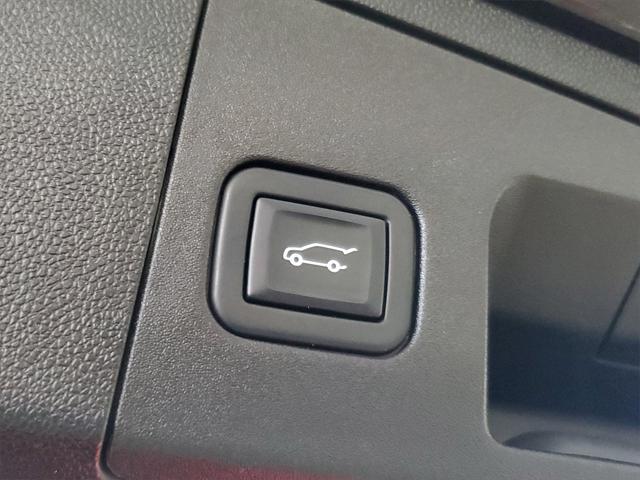 Photo of 2022 Galactic Gray Metallic Cadillac XT4