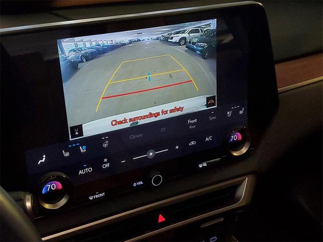 Photo of 2023 Ultra White Lexus RX 350