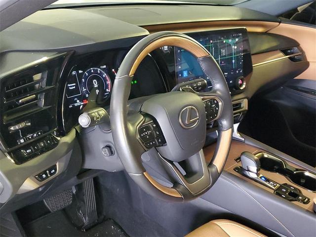 Photo of 2023 Ultra White Lexus RX 350