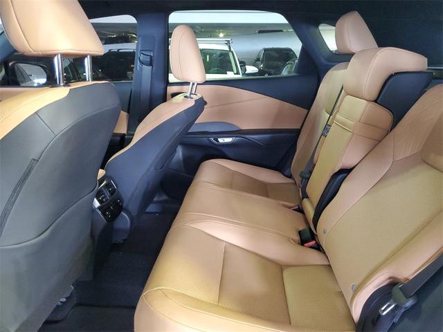 Photo of 2023 Ultra White Lexus RX 350