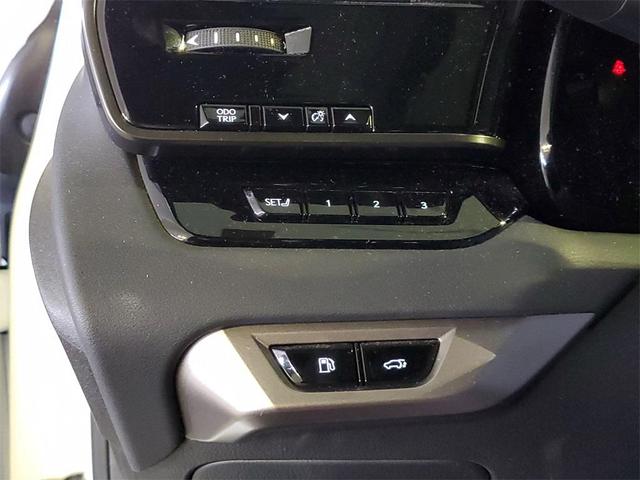Photo of 2023 Ultra White Lexus RX 350