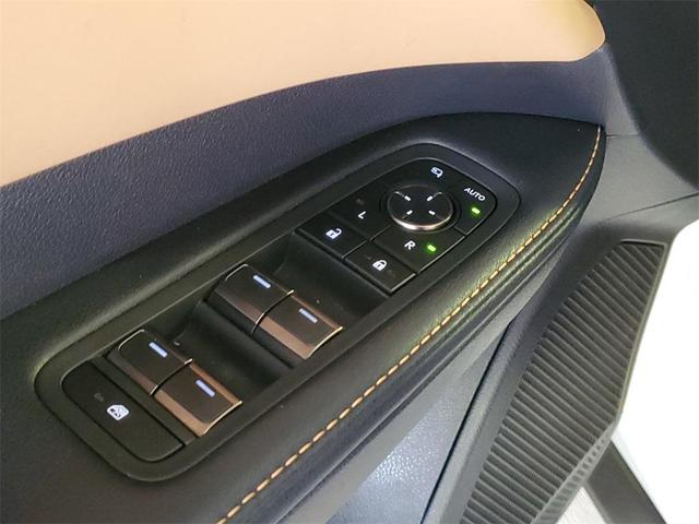 Photo of 2023 Ultra White Lexus RX 350