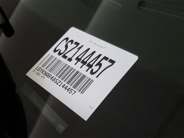 Photo of 2025 Crystal White Tricoat Cadillac XT5