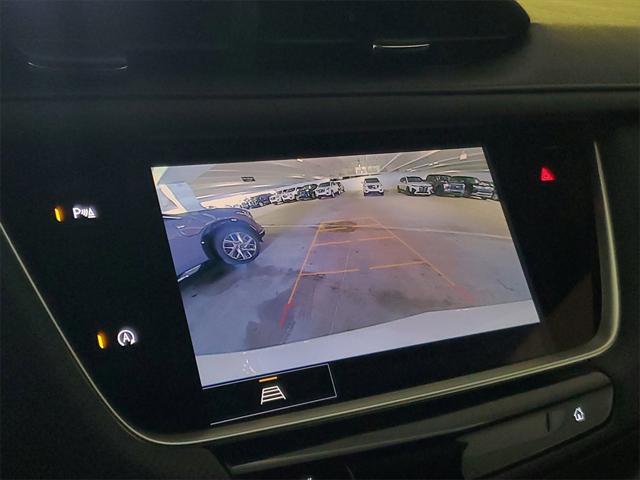 Photo of 2025 Crystal White Tricoat Cadillac XT5
