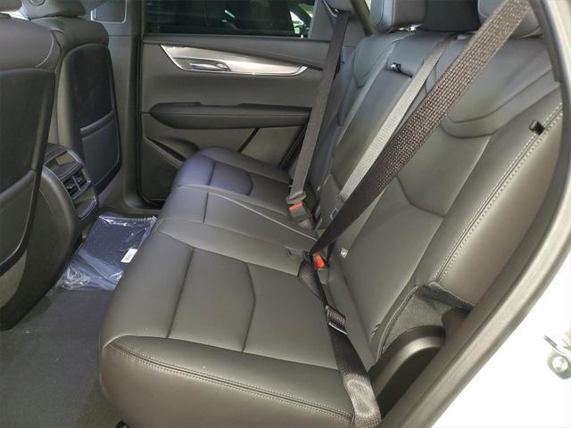 Photo of 2025 Crystal White Tricoat Cadillac XT5