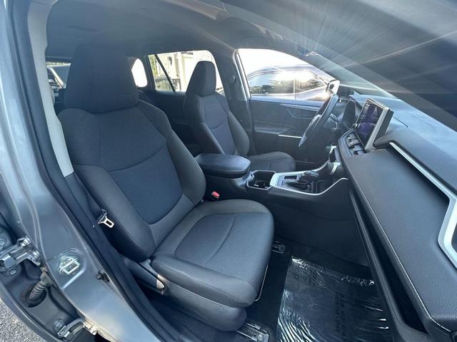Photo of 2023 Silver Sky Metallic Toyota RAV4