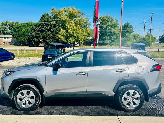 Photo of 2023 Silver Sky Metallic Toyota RAV4