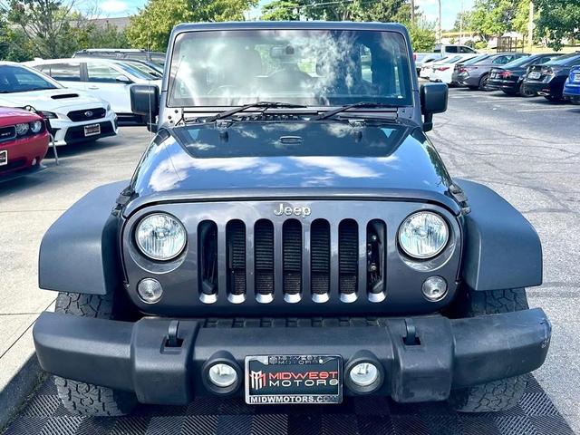 Photo of 2017 Gray Jeep Wrangler Unlimited