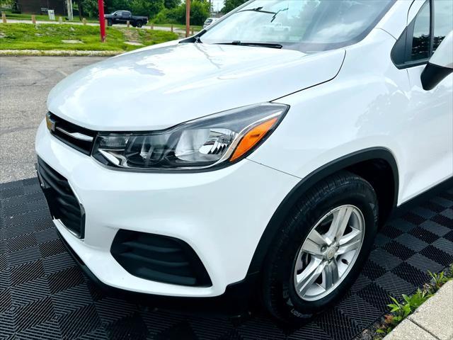 Photo of 2022 Summit White Chevrolet Trax