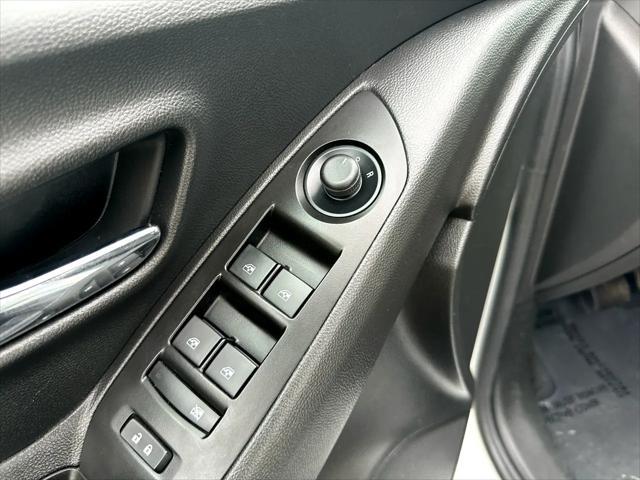 Photo of 2022 Summit White Chevrolet Trax