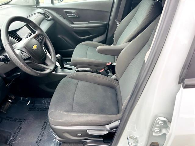 Photo of 2022 Summit White Chevrolet Trax