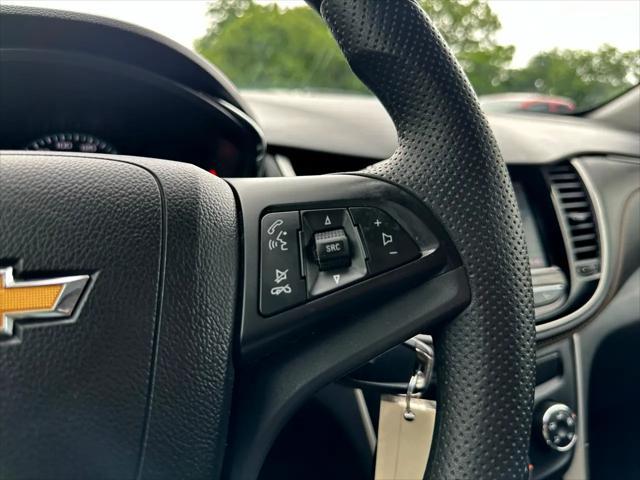 Photo of 2022 Summit White Chevrolet Trax