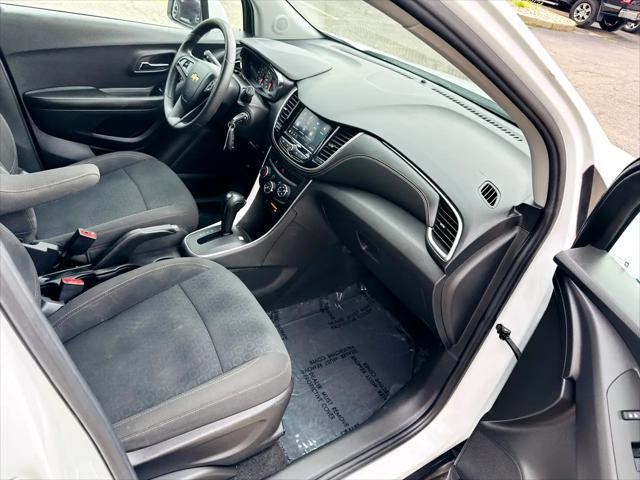 Photo of 2022 Summit White Chevrolet Trax