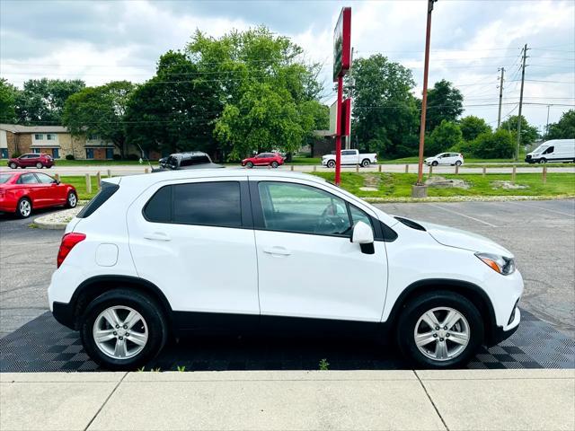 Photo of 2022 Summit White Chevrolet Trax
