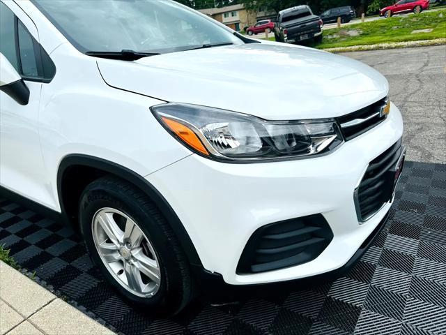 Photo of 2022 Summit White Chevrolet Trax