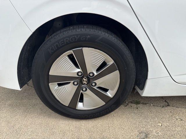 Photo of 2022 Ceramic White Hyundai IONIQ Hybrid