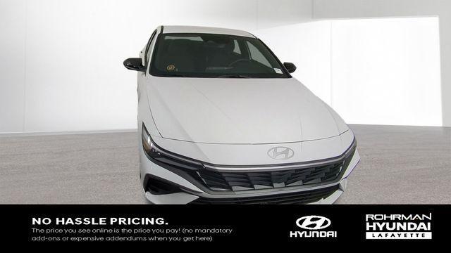 Photo of 2025 White Hyundai ELANTRA HEV