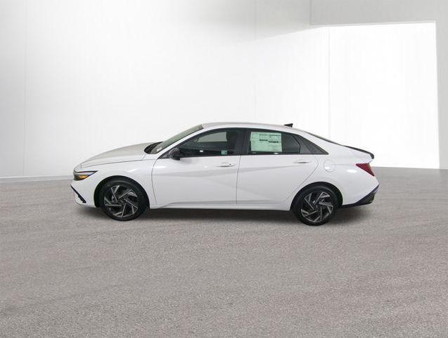 Photo of 2025 White Hyundai ELANTRA HEV