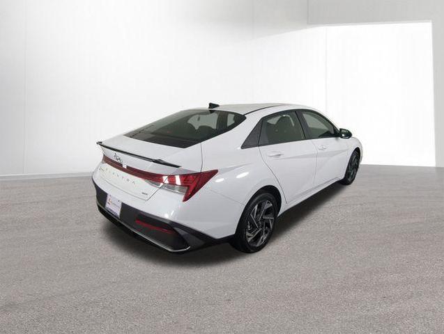 Photo of 2025 White Hyundai ELANTRA HEV