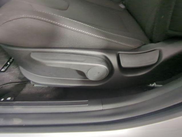 Photo of 2025 White Hyundai ELANTRA HEV