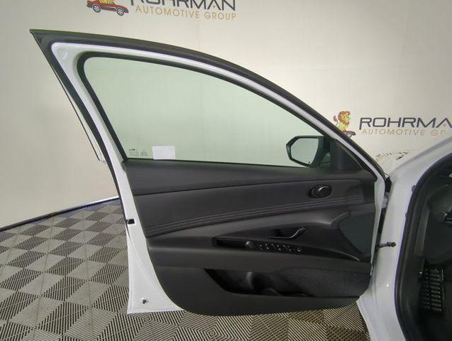 Photo of 2025 White Hyundai ELANTRA HEV