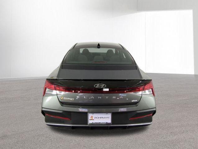 Photo of 2025 Amazon Gray Hyundai ELANTRA HEV