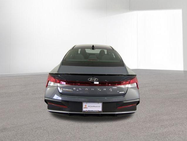 Photo of 2025 Gray Pearl Hyundai ELANTRA HEV