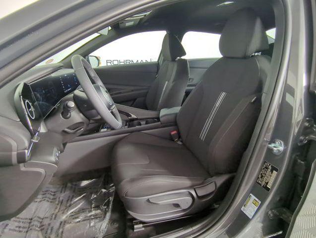 Photo of 2025 Gray Pearl Hyundai ELANTRA HEV