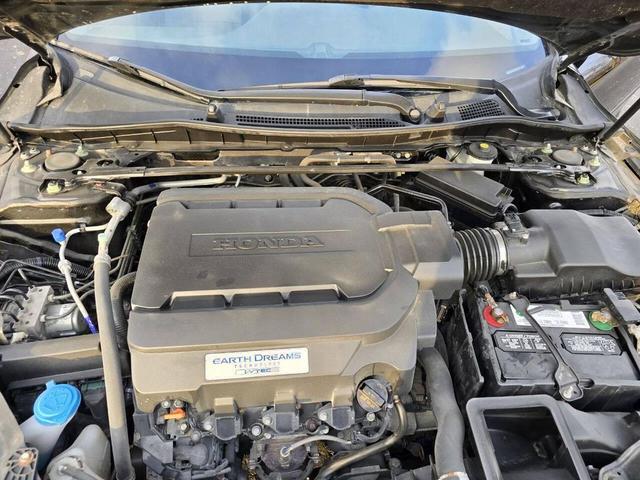 Photo of 2015 Crystal Black Pearl Honda Accord