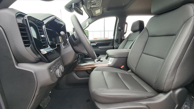 Photo of 2025 Summit White Chevrolet Silverado 2500