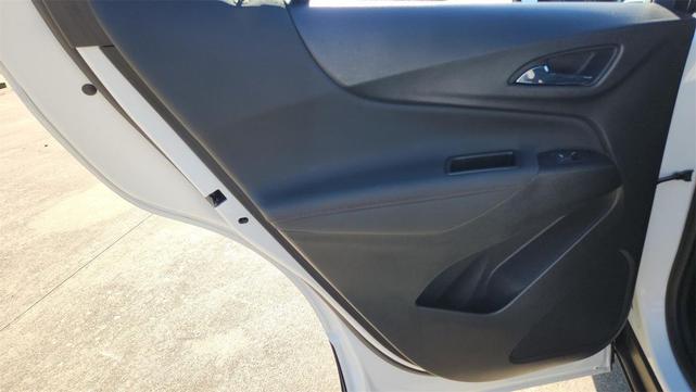 Photo of 2022 Summit White Chevrolet Equinox