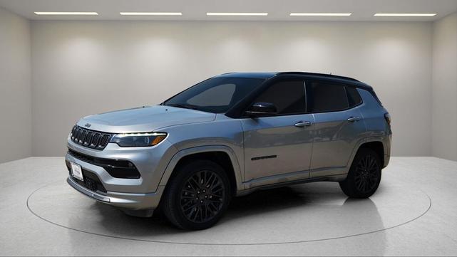 Photo of 2023 Billet Silver Metallic Clearcoat Jeep Compass
