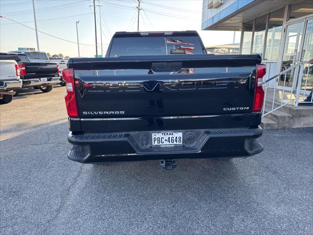 Photo of 2021 Black Chevrolet Silverado 1500