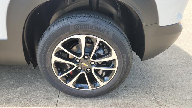 Photo of 2026 Summit White Chevrolet Trailblazer