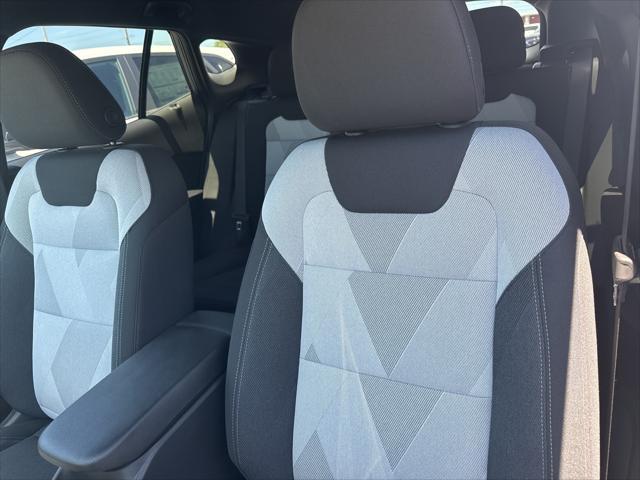 Photo of 2025 Sterling Gray Metallic Chevrolet Trax