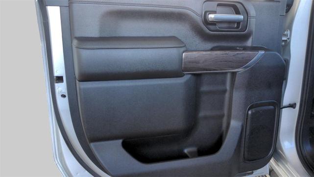 Photo of 2023 Silver Ice Metallic Chevrolet Silverado 2500