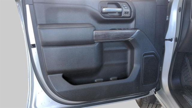 Photo of 2023 Silver Ice Metallic Chevrolet Silverado 2500
