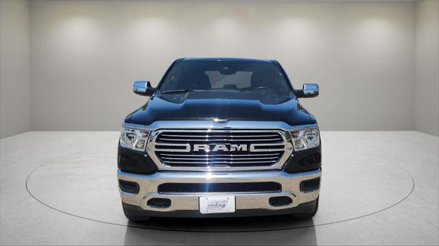 Photo of 2024 Diamond Black Crystal Pearlcoat RAM 1500